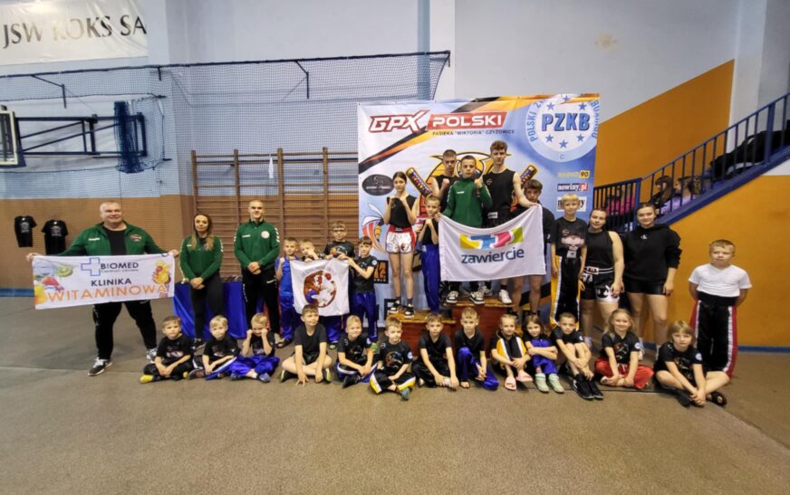 Deszcz medali dla zawodników z Zawiercia i Chechła. Udane starty w ogólnopolskich zawodach kickboxingu