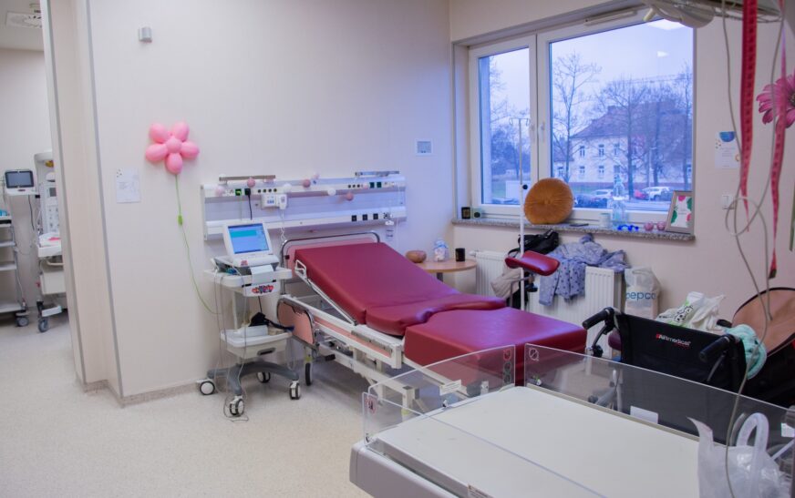 Wicestarosta odpowiada w sprawie porodówki. Odpowiedź krótka, pytania pozostają bez odpowiedzi