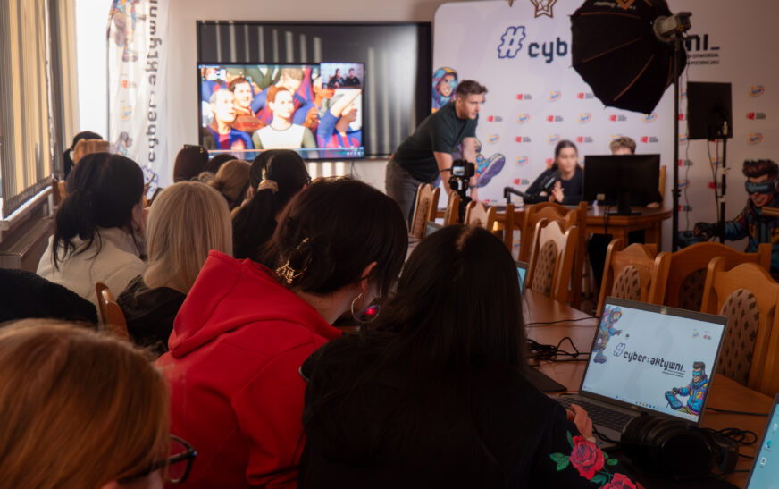 „Cyber Aktywni” w Zawierciu. Esport i cyfrowe kompetencje w zakładzie poprawczym w Zawierciu