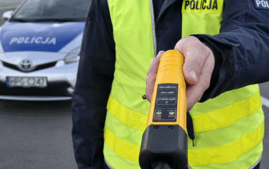 Alkohol i jednoślady. Jeden bez uprawnień na motocyklu, drugi miał ponad 2 promile na rowerze